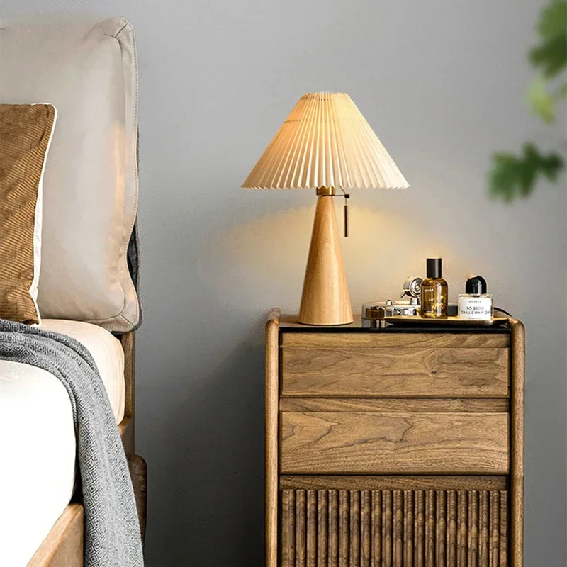 Retro Pleated Table Lamp Nordi - Solar Lamp recension och pris